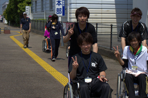 車いす　介助体験授業 044